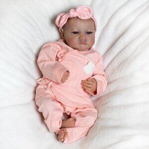 Lifelike Reborn Baby Dolls Newborn Girl Doll Vinyl Silicone Doll Soft Cloth Body